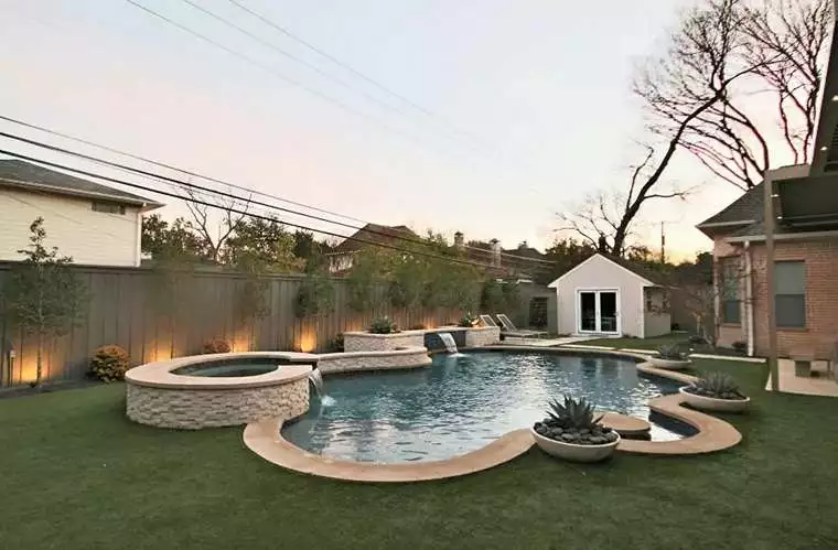 Dallas Backyard Pool